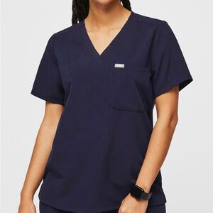 New with tags Catarina One Pocket Figs Scrub Top
